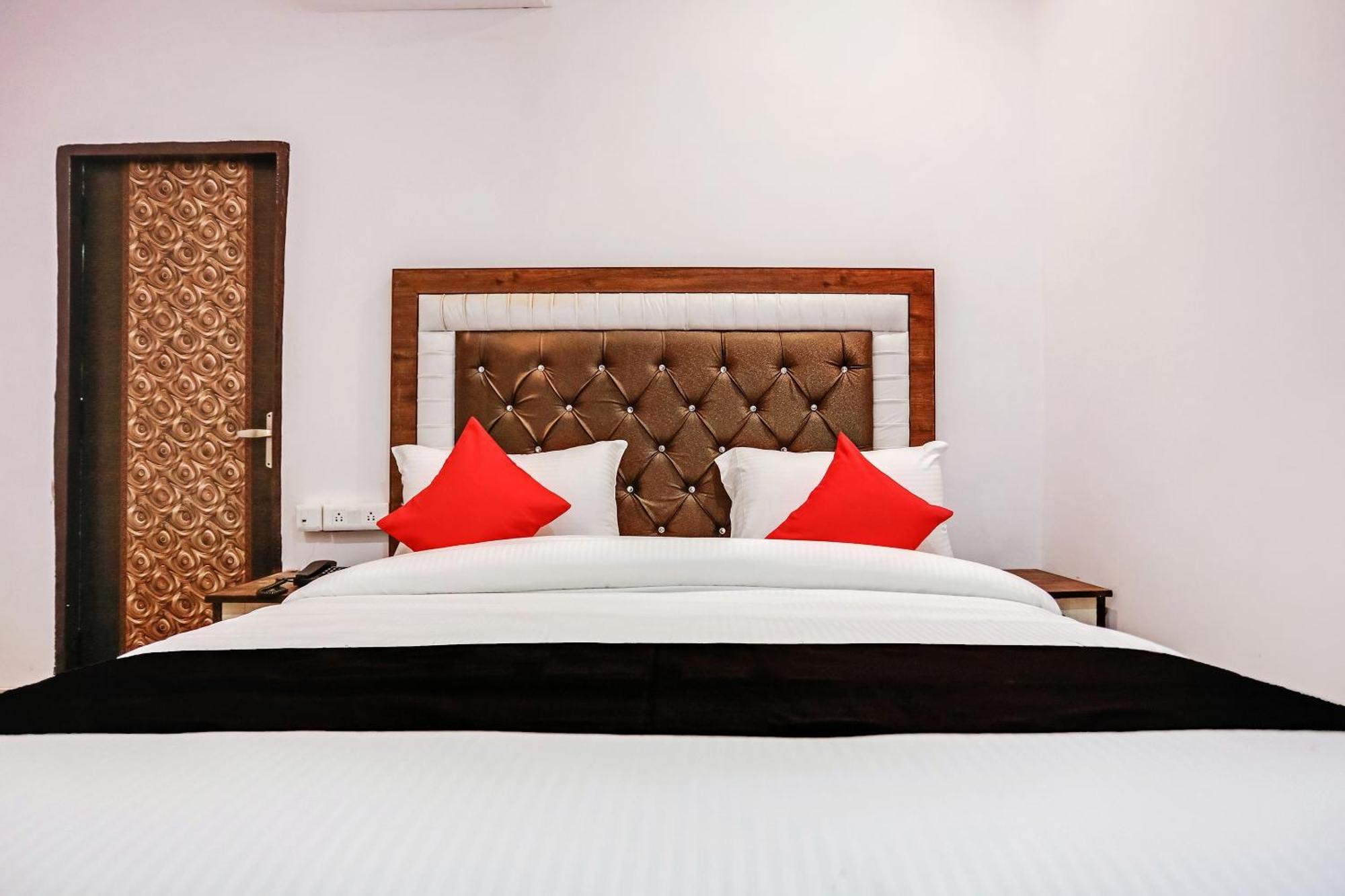 Hotel O Golden Stone Ghaziabad Exterior foto