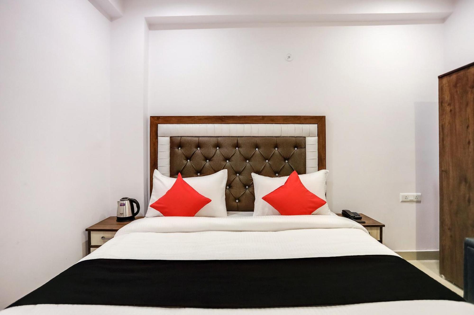 Hotel O Golden Stone Ghaziabad Exterior foto